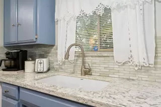 Photo #5: 221151127 Listing