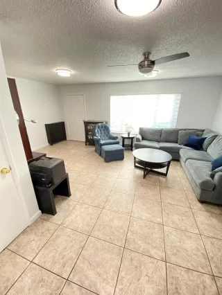 Photo #4: 221151637 Listing