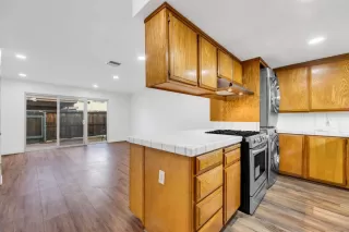 Photo #4: 221151986 Listing