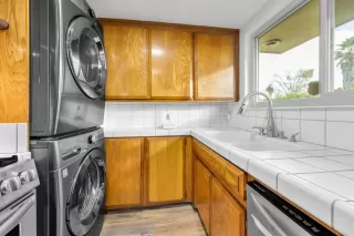 Photo #6: 221151986 Listing