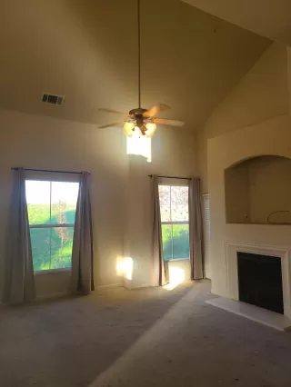 Photo #2: 221152012 Listing 