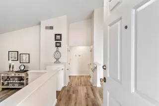 Photo #3: 221152586 Listing 