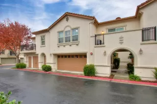 Photo #2: 221152597 Listing