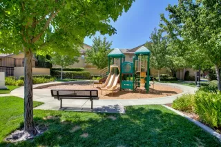 Photo #4: 221152597 Listing