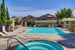 Photo #5: 221152597 Listing