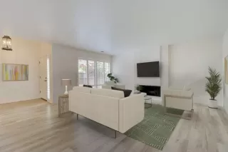 Photo #2: 221152925 Listing