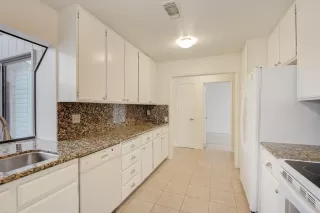 Photo #3: 221152925 Listing