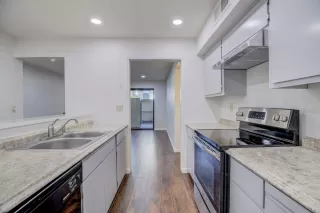 Photo #4: 221153085 Listing