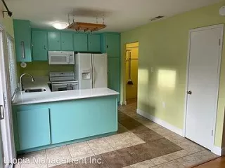 Photo #5: 221153521 Listing