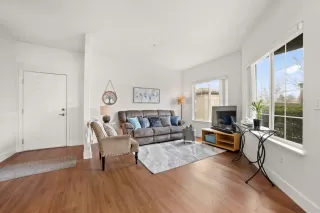 Photo #2: 221153919 Listing