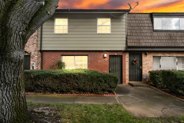 MLS: 221154014 Condo For Sale