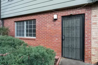 Photo #4: 221154014 Listing