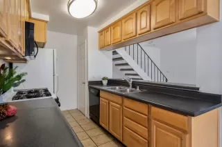 Photo #4: 221154635 Listing 