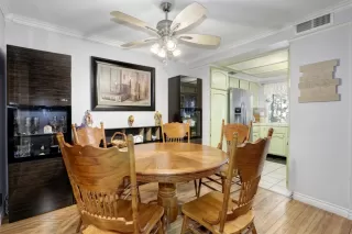 Photo #5: 221154804 Listing