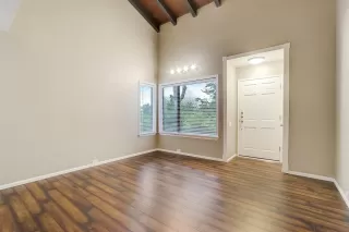 Photo #5: 221155585 Listing