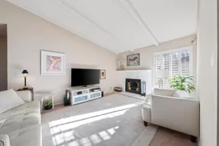 Photo #4: 222000237 Listing
