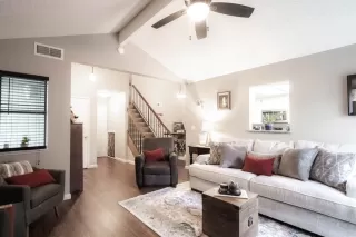 Photo #2: 222000530 Listing