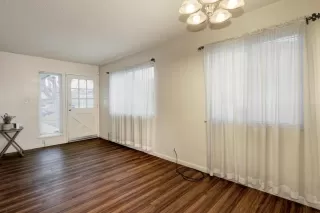 Photo #5: 222000584 Listing