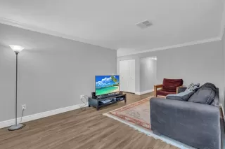 Photo #5: 222001073 Listing