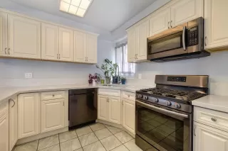 Photo #3: 222002568 Listing