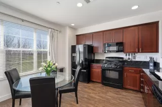Photo #5: 222009338 Listing