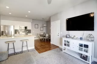 Photo #5: 222009978 Listing