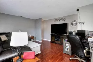 Photo #5: 222010991 Listing