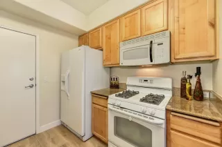 Photo #6: 222011917 Listing