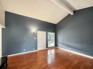 Photo #2: 222013293 Listing