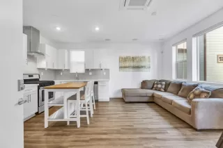 Photo #4: 222013380 Listing