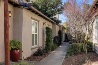 Photo #2: 222013662 Listing