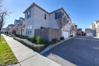 Photo #3: 222014359 Listing