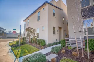 Photo #3: 222014507 Listing