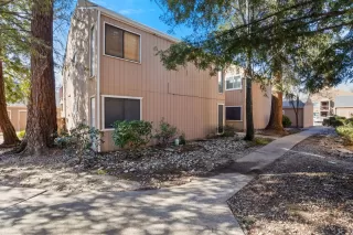 Photo #2: 222019802 Listing