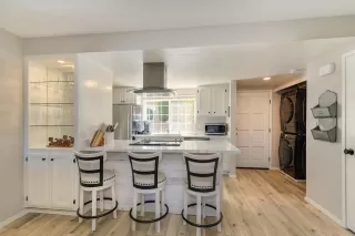 Photo #3: 222020758 Listing