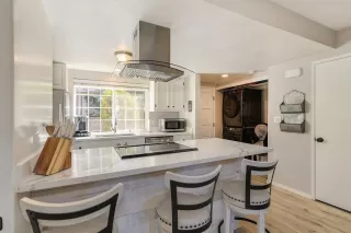 Photo #4: 222020758 Listing