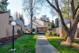 More Details about MLS # 222022670 : 400 ELMHURST CIR