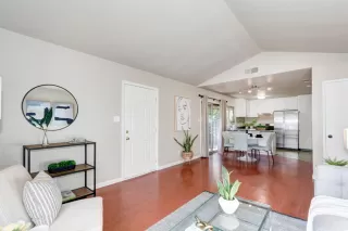 Photo #3: 222023356 Listing