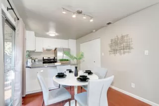 Photo #4: 222023356 Listing