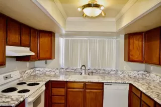 Photo #3: 222024312 Listing