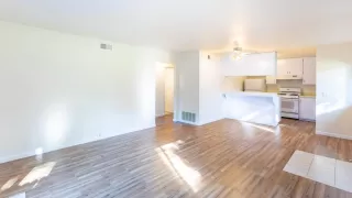 Photo #3: 222024359 Listing