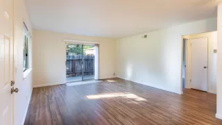 Photo #4: 222024359 Listing