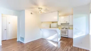 Photo #6: 222024359 Listing