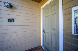 Photo #2: 222025925 Listing