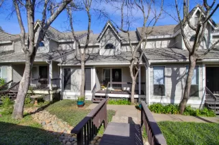 Photo #1: 222027049 Listing 