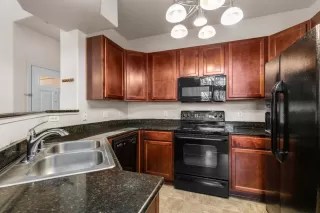 Photo #2: 222027234 Listing