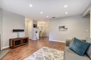 Photo #3: 222027236 Listing