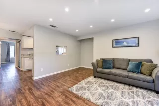 Photo #4: 222027236 Listing