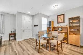 Photo #4: 222027847 Listing 