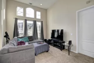 Photo #3: 222027961 Listing